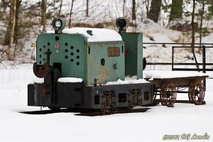 Snödekorerad järnhäst