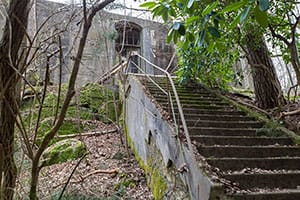 Bilder från en betongruin vid Mjörn 160414